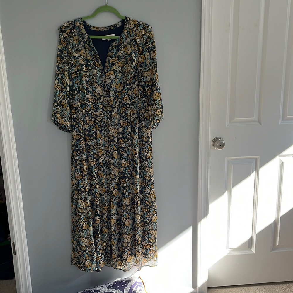 Loft flowered midi dress with ruffles on top of sleeves. Size L.